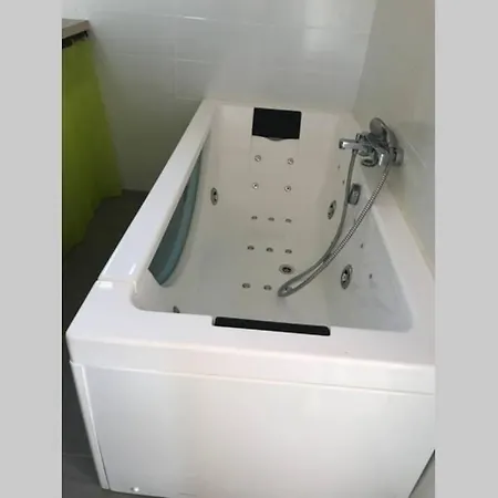 Villa Familiale Avec Piscine Et Climatisation Villa Antibes