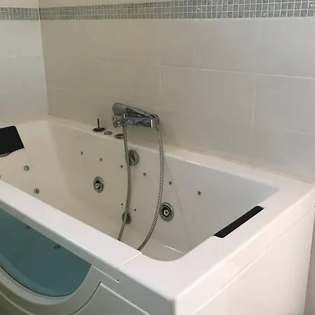 Villa Familiale Avec Piscine Et Climatisation Villa Antibes