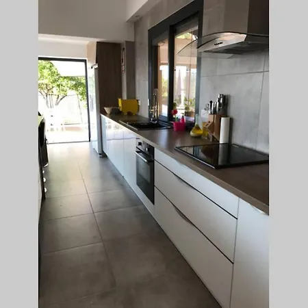 Villa Familiale Avec Piscine Et Climatisation Antibes